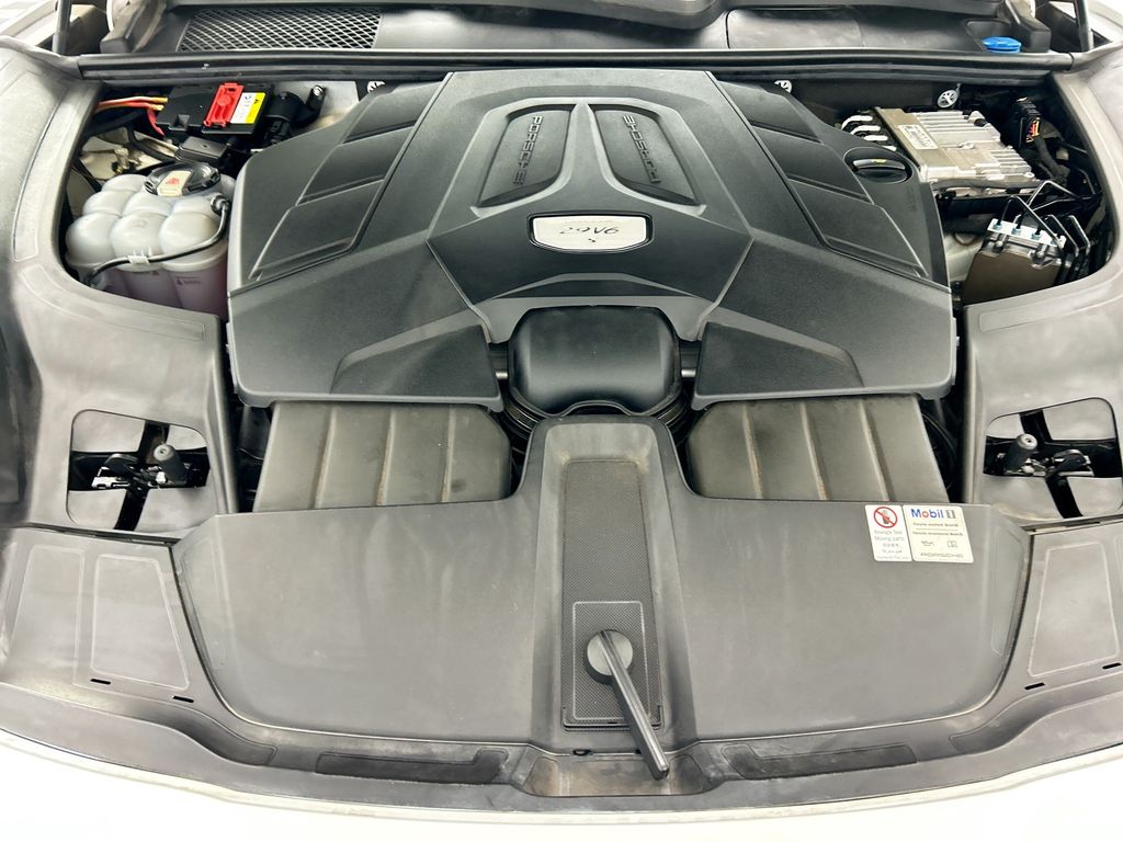 Thumbnail: 2020 Porsche Cayenne - 30