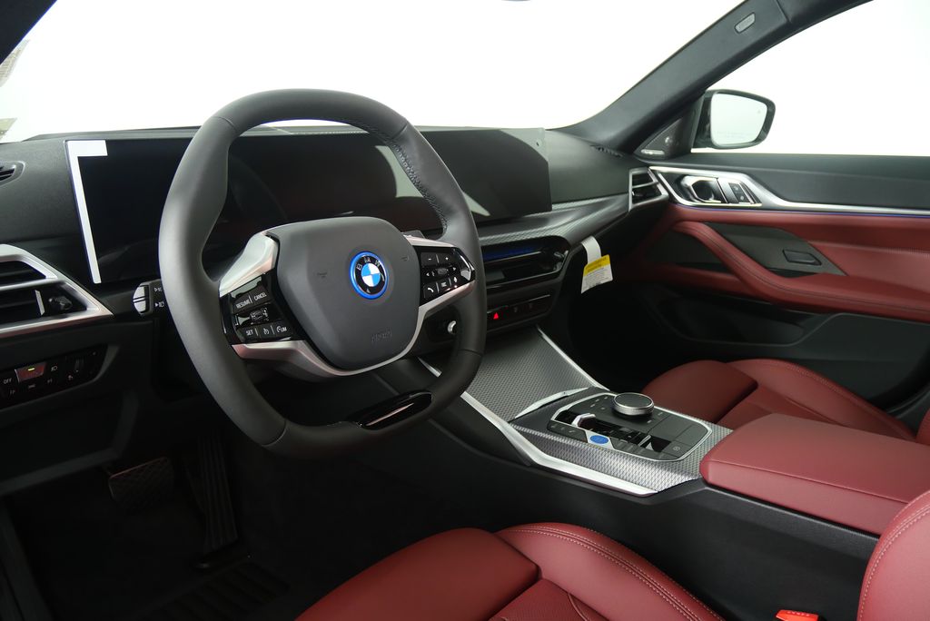 Thumbnail: 2025 BMW i4 - 13
