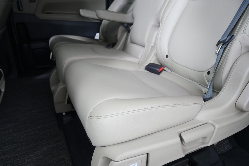 Thumbnail: 2023 Honda Odyssey - 14