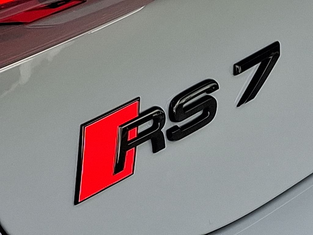 Thumbnail: 2025 Audi RS 7 - 22