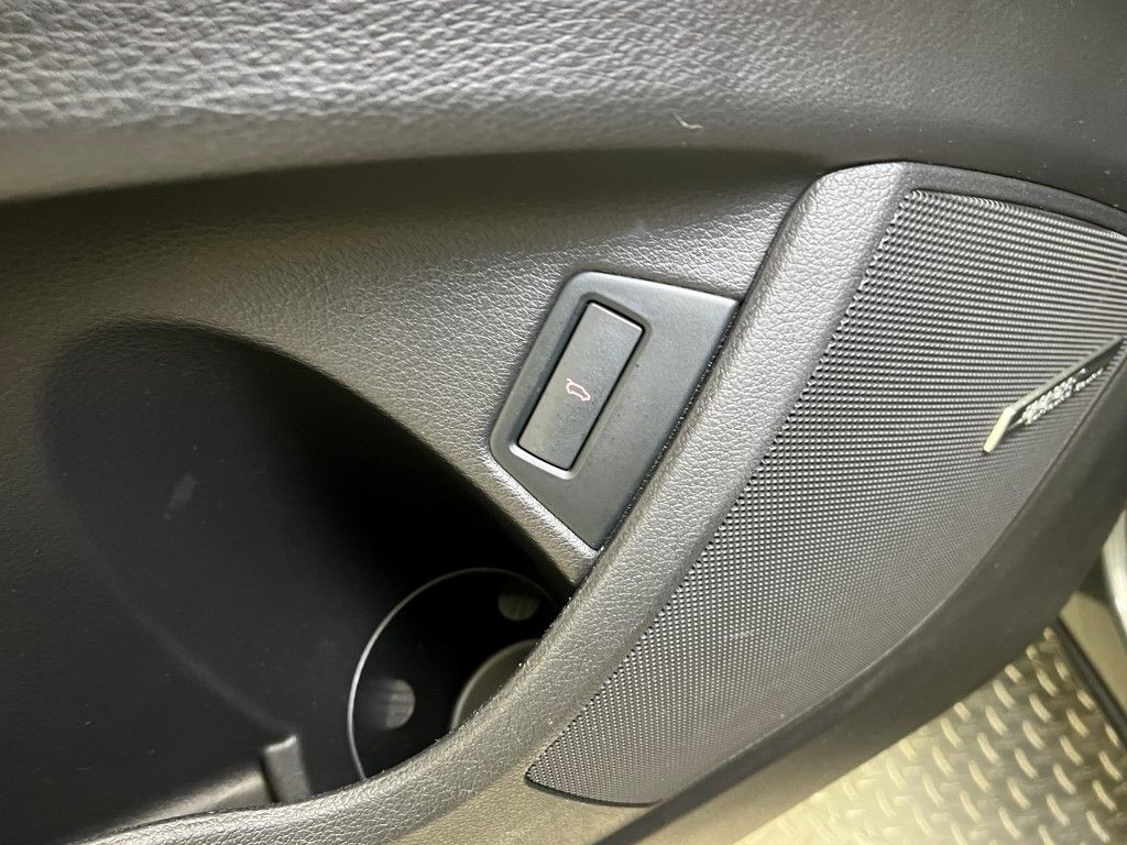 Thumbnail: 2015 Audi Q7 - 30