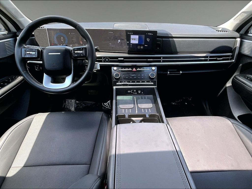 2025 Hyundai Santa Fe — photo 16