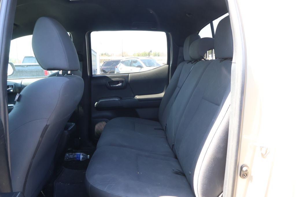 Thumbnail: 2019 Toyota Tacoma - 29