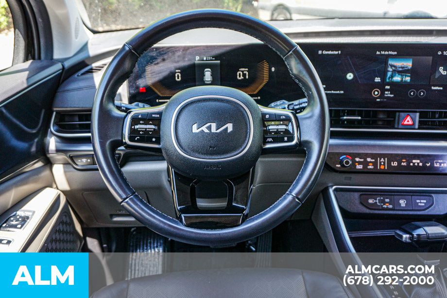 Used 2025 Black Kia LXS image 30