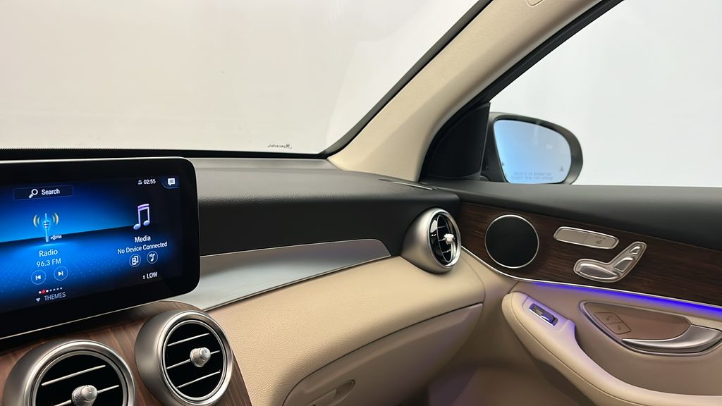 2022 Mercedes-Benz GLC 300 21