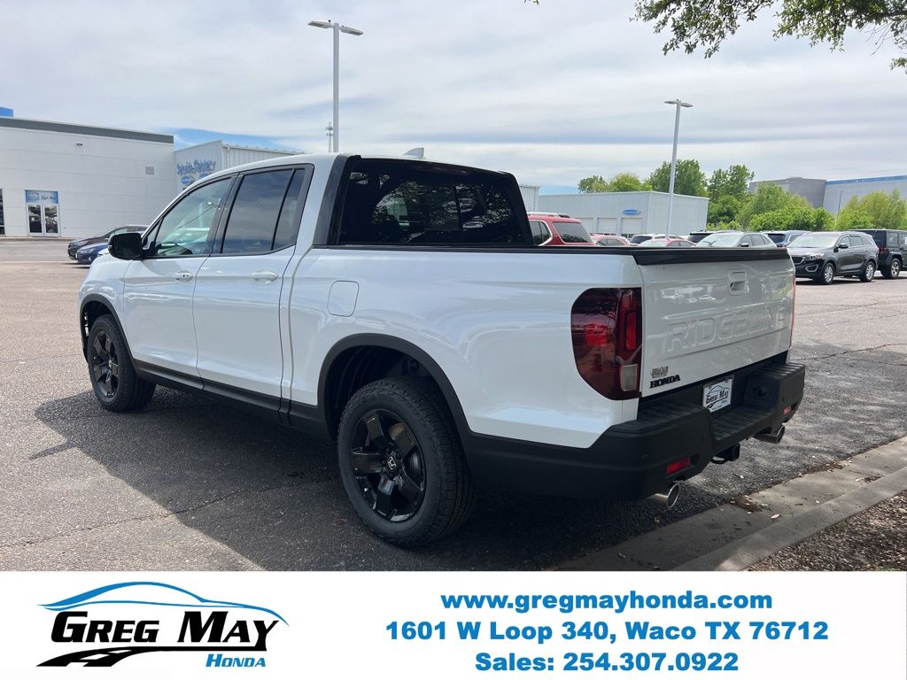 View vehicle photo 4