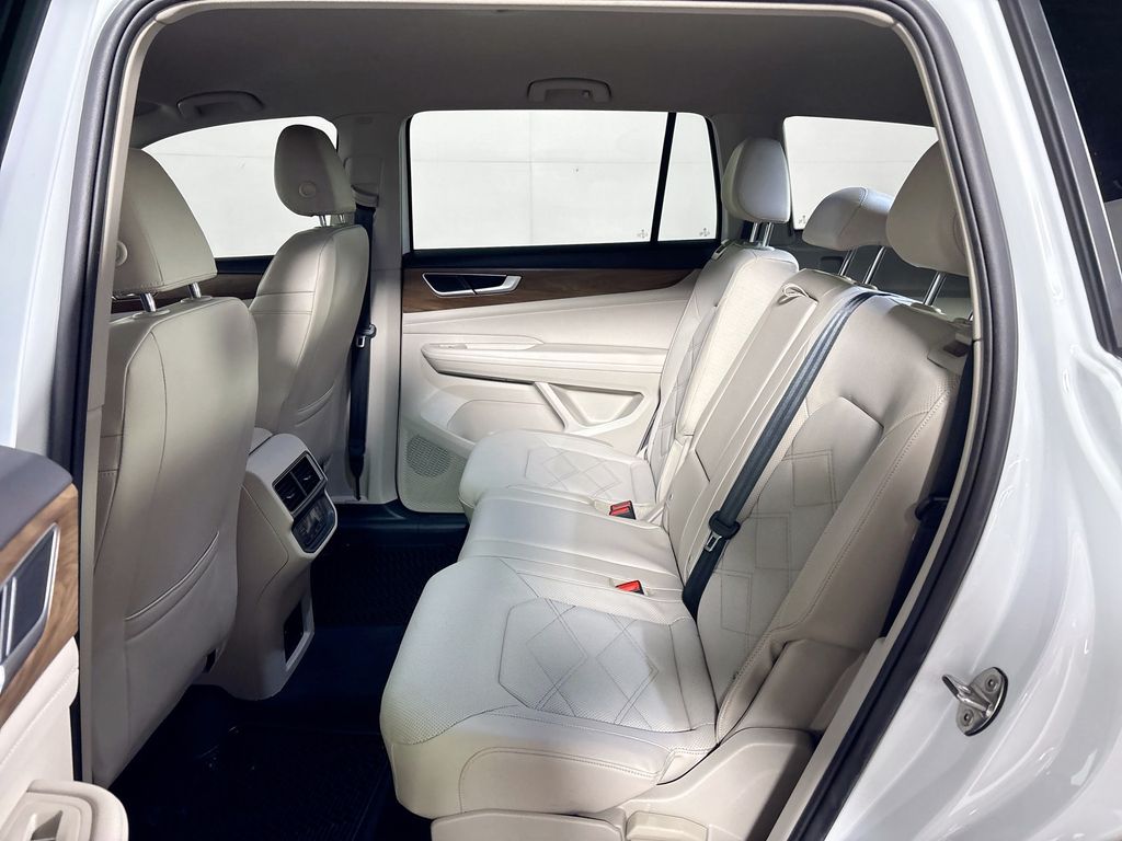 2024 Volkswagen Atlas 2.0T SE