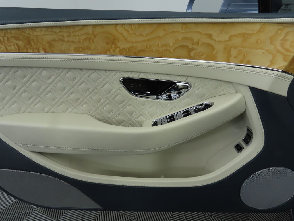 Thumbnail: 2020 Bentley Continental - 32