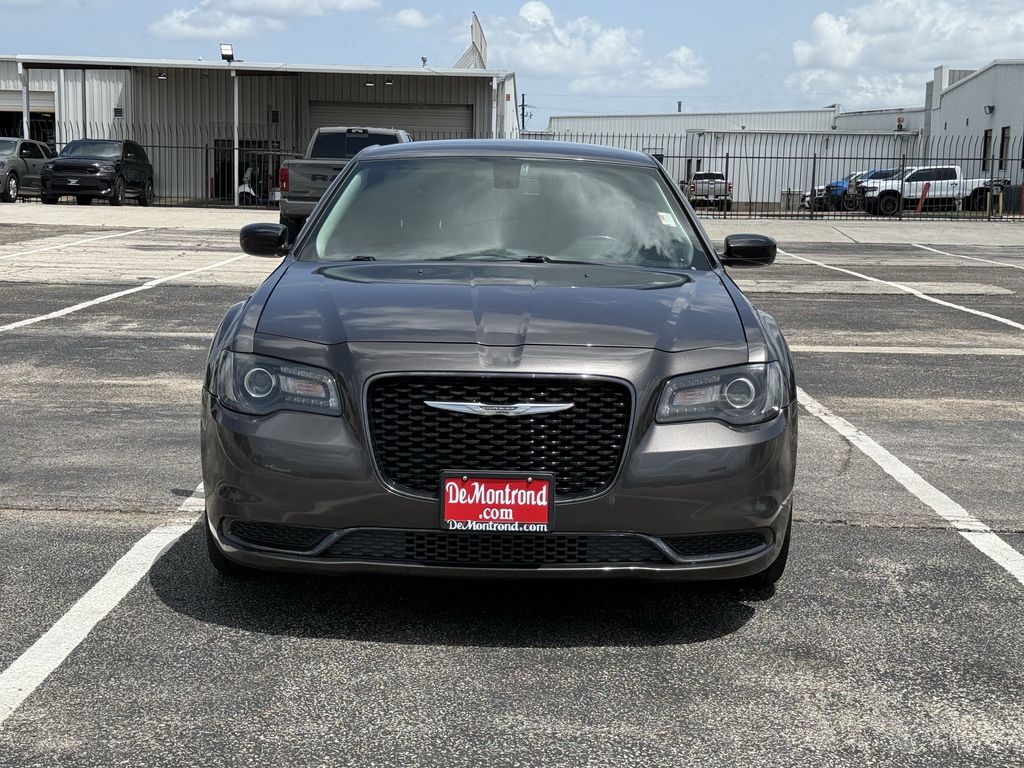 2019 Chrysler 300 Touring - 1