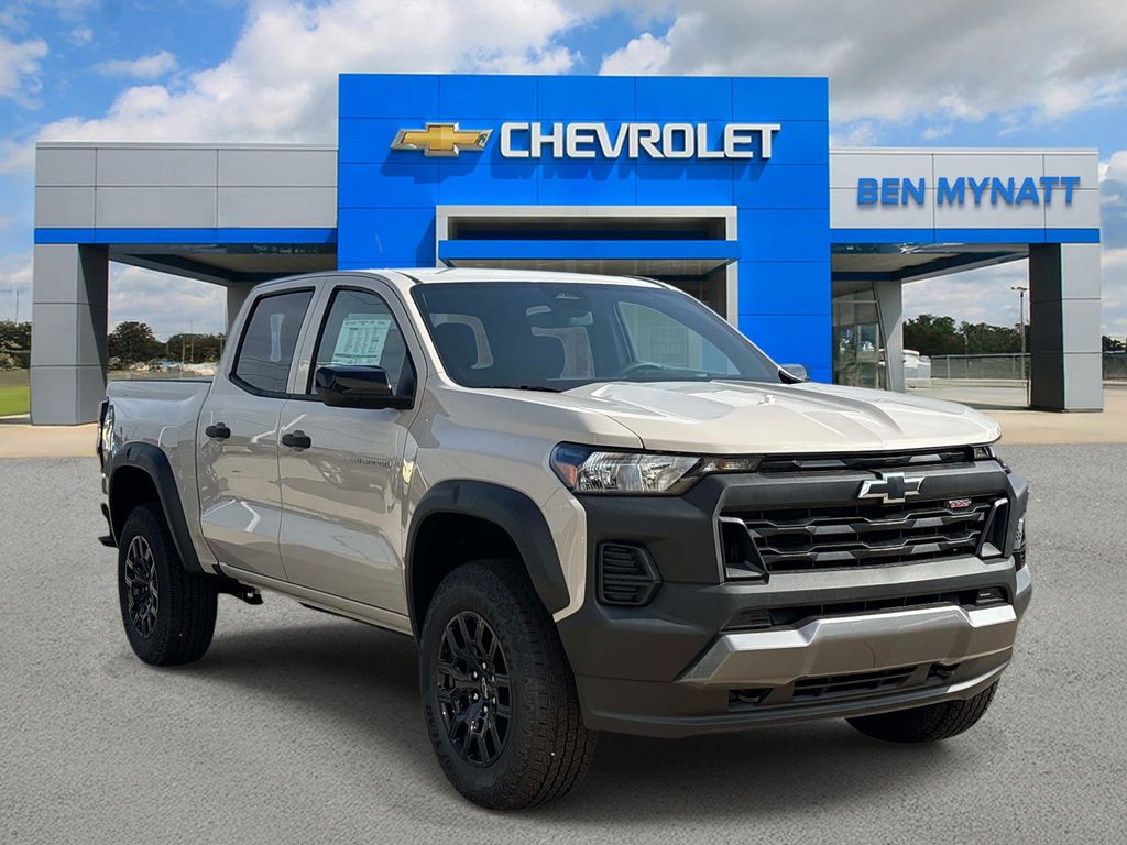 White 2026 Chevrolet Colorado Pickup Truck Four-Wheel Drive 8-Speed Automatic