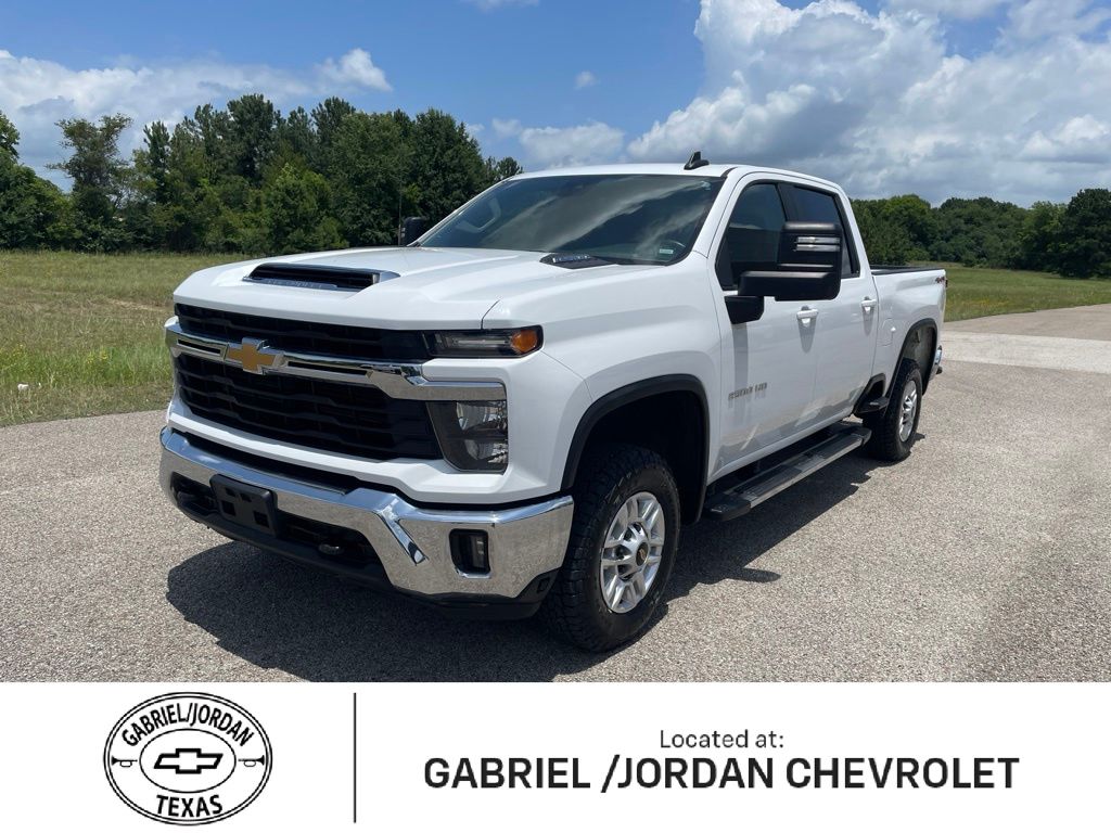 Summit White 2025 Chevrolet Silverado 2500HD LT Crew Cab 4WD Pickup Truck Four-Wheel Drive Automatic