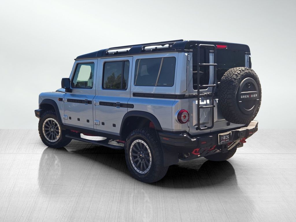 View vehicle photo 6