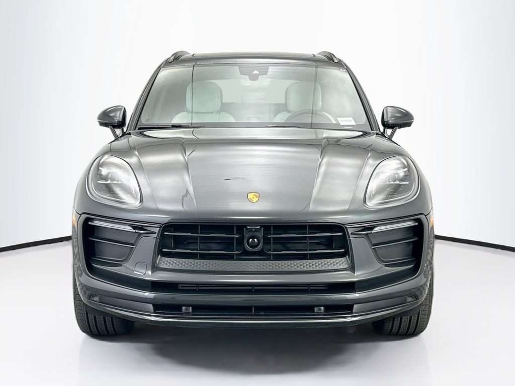 Thumbnail: 2026 Porsche Macan - 10