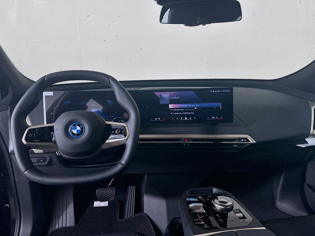 2025 BMW iX xDrive50 19