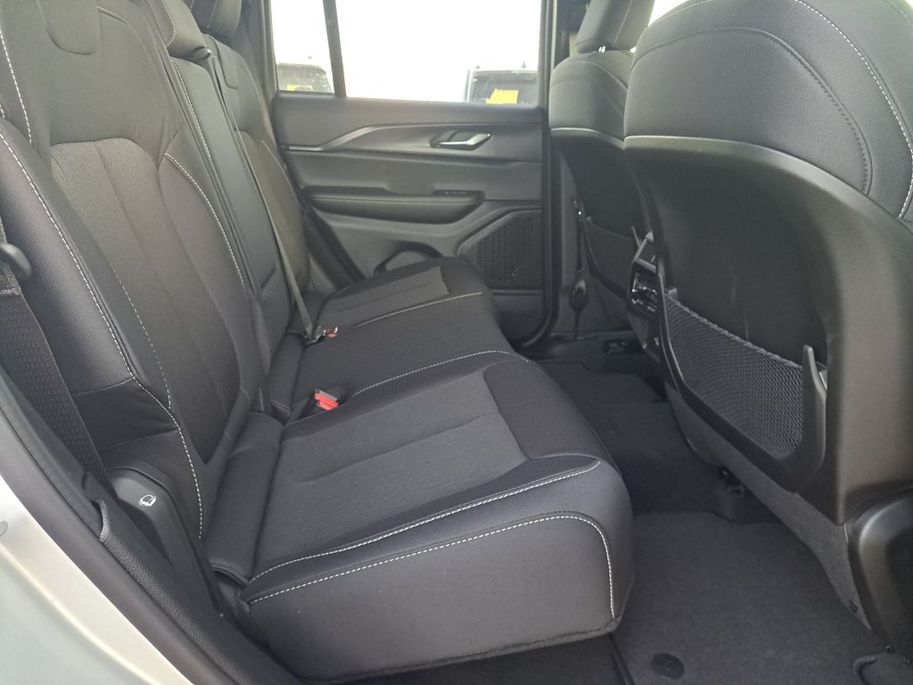 New Car 2025 Jeep Grand Cherokee  Laredo X For Sale Under $40,000 In Austin, Texas