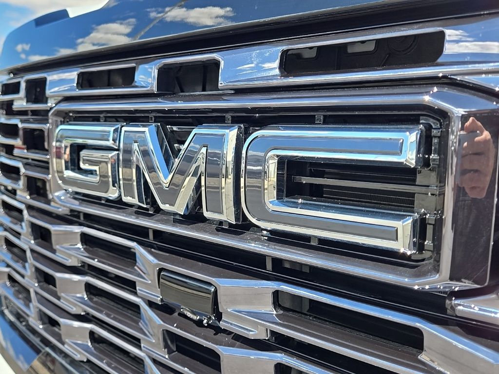 Used 2026 White GMC Denali Ultimate image 11