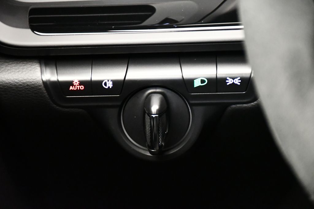 Thumbnail: 2024 Porsche 911 - 25