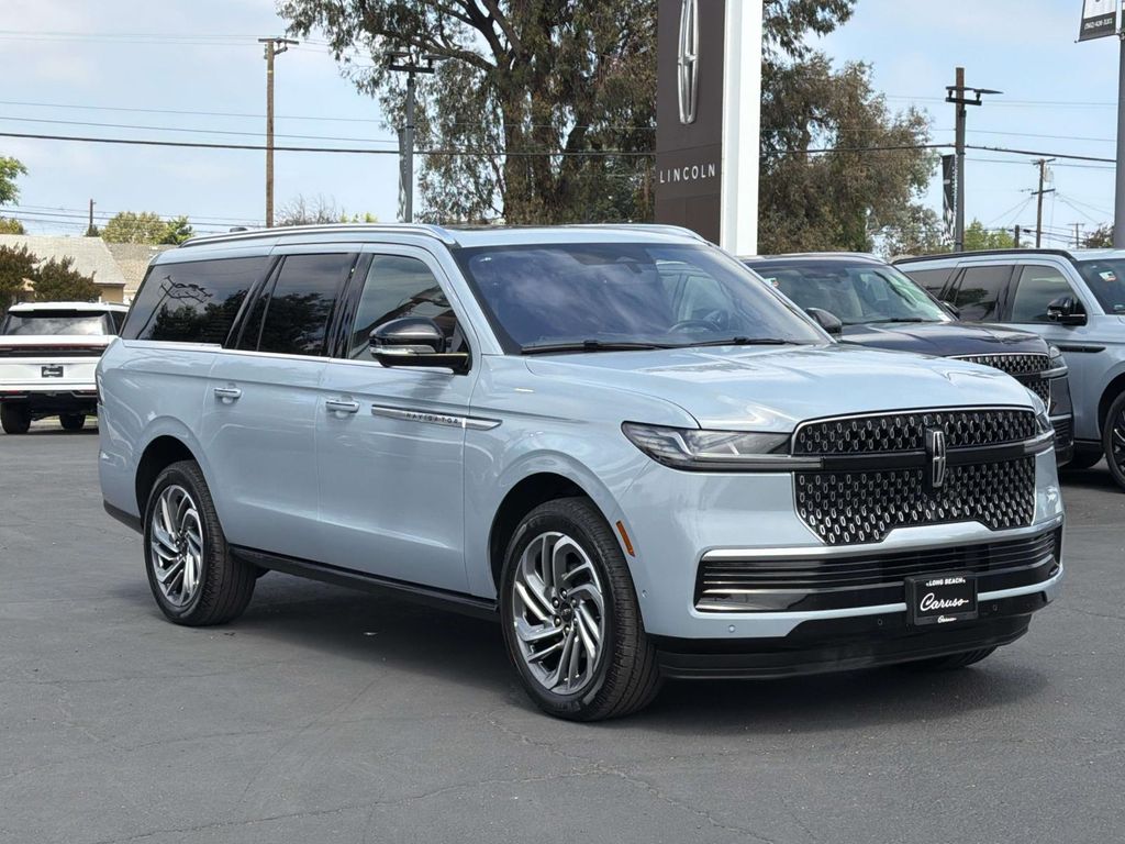 Gray Mist 2025 Lincoln Navigator SUV / Crossover Four-Wheel Drive Automatic