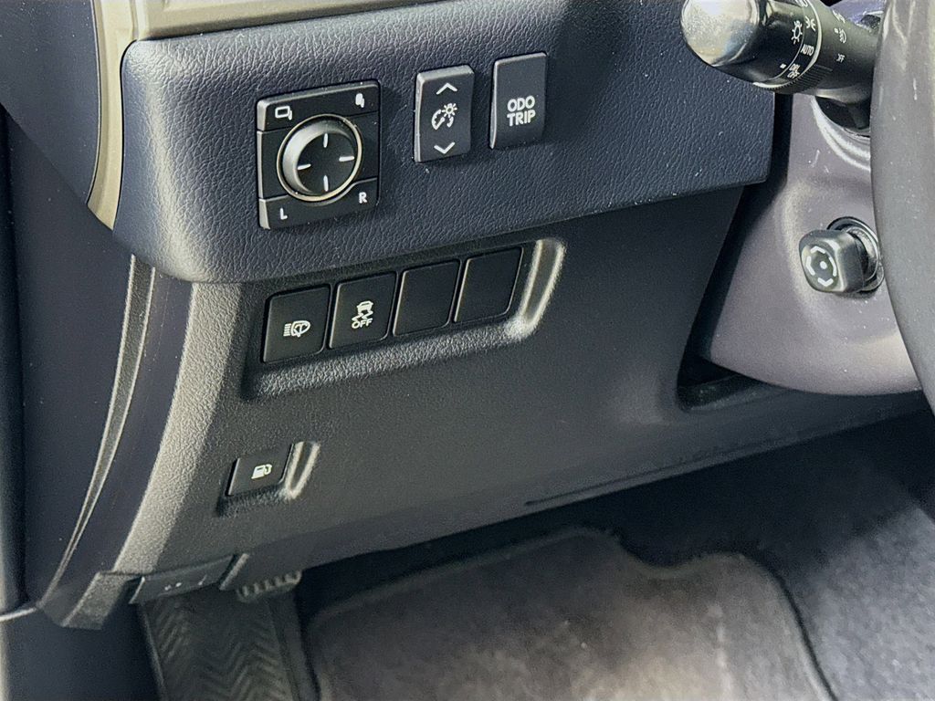 Thumbnail: 2019 Lexus GX - 10