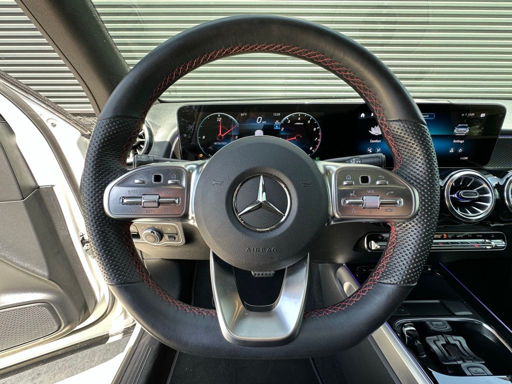 Thumbnail: 2023 Mercedes-Benz GLB - 18