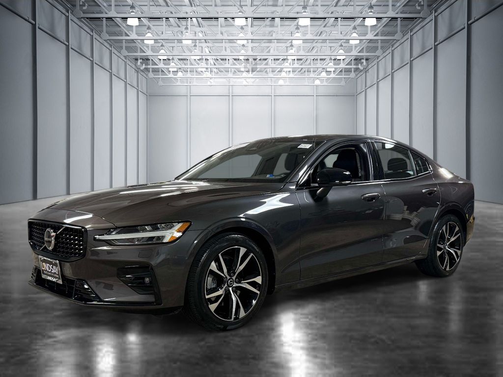 2024 Volvo S60 B5 Core Dark Theme AWD