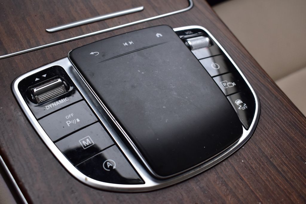 Thumbnail: 2022 Mercedes-Benz GLC - 23