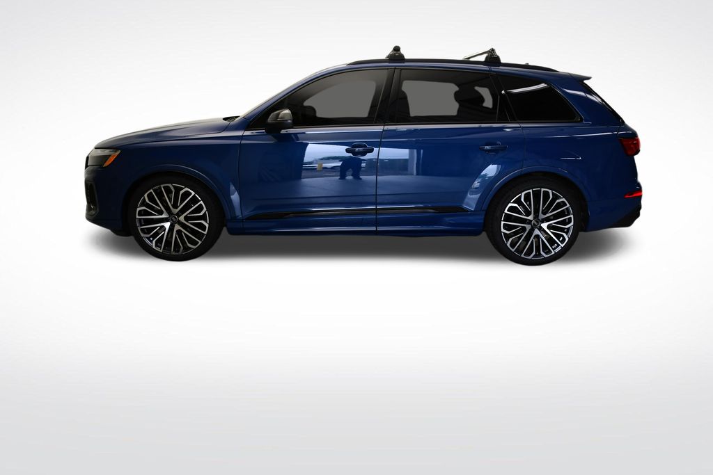Thumbnail: 2025 Audi SQ7 - 3