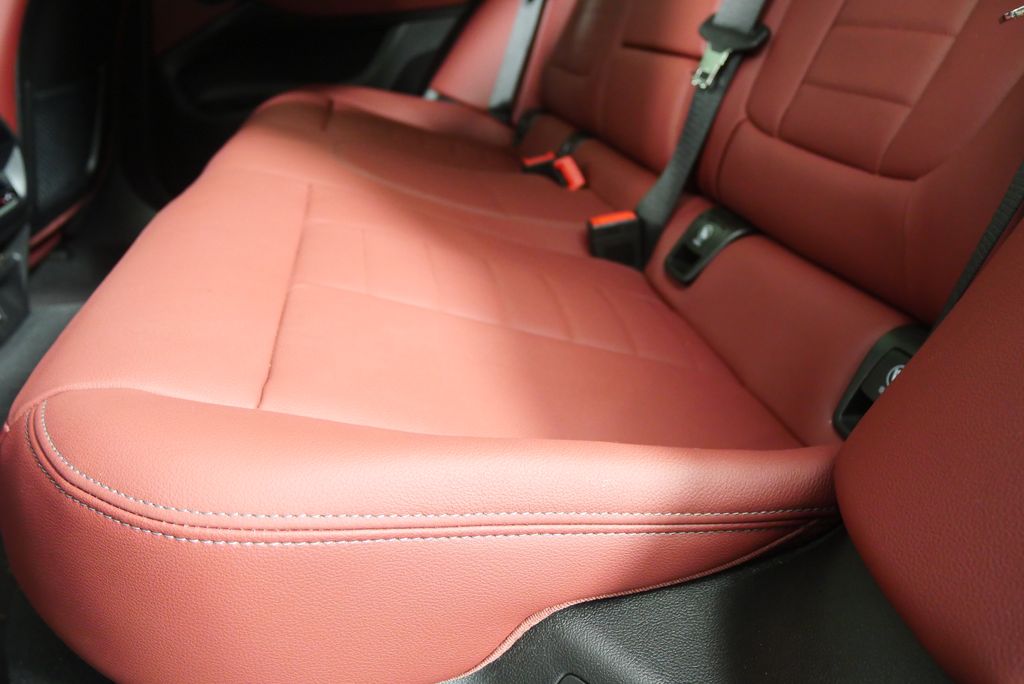 Thumbnail: 2025 BMW X4 - 15