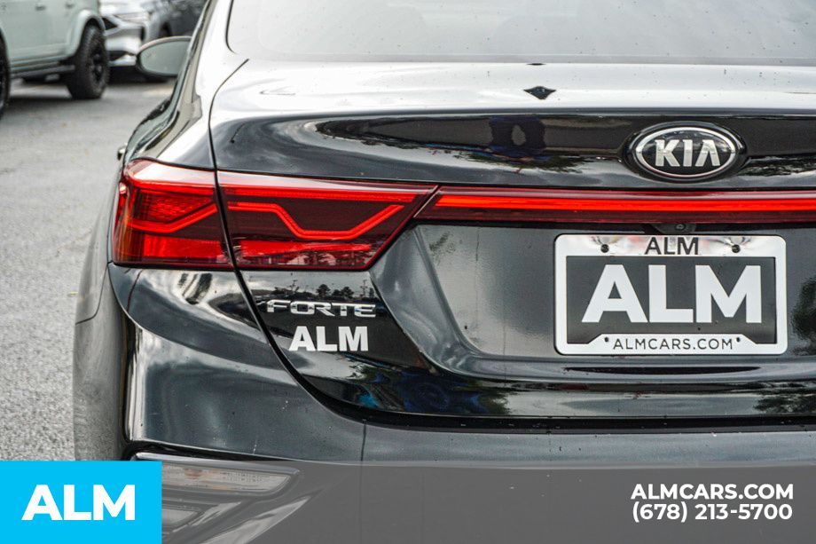 Used 2019 Black Kia EX image 13