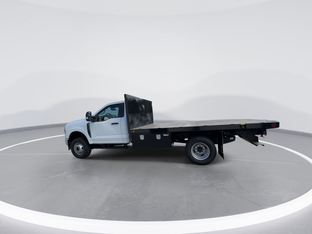 New 2024 Oxford White Ford F-350® XL image 7