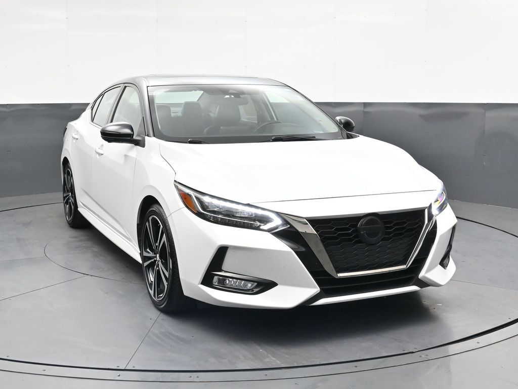 Aspen White Tricoat/Super Black 2022 Nissan Sentra SR FWD Sedan Front-Wheel Drive Continuously Variable Transmission