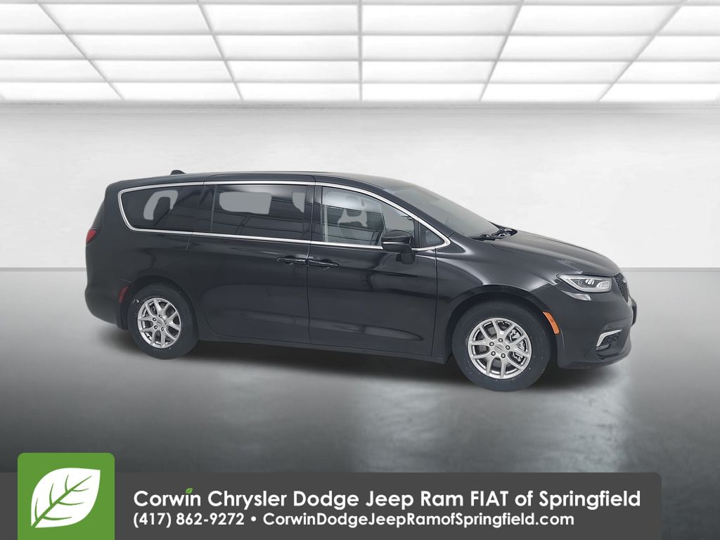 2023 Chrysler Pacifica Touring L FWD