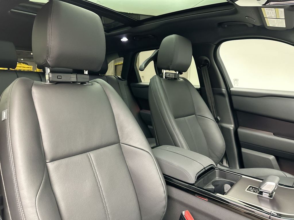 Thumbnail: 2026 Land Rover Range Rover Velar - 5