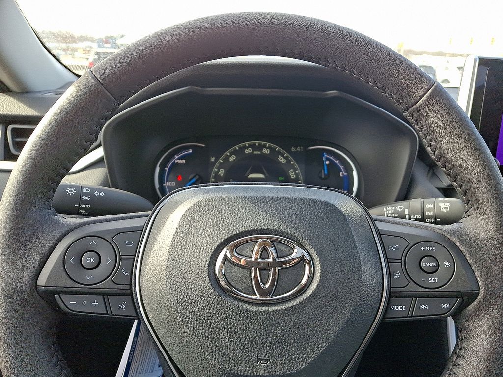 Thumbnail: 2025 Toyota RAV4 - 7