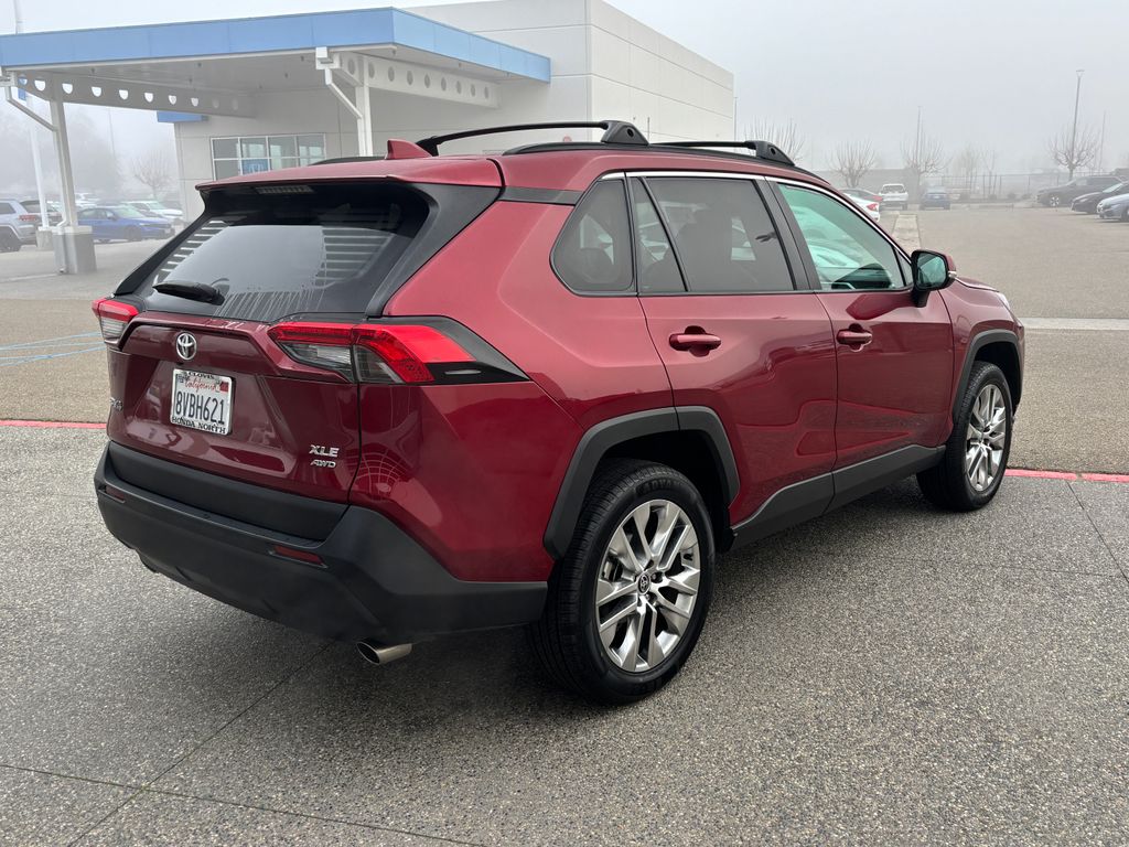 Thumbnail: 2021 Toyota RAV4 - 5