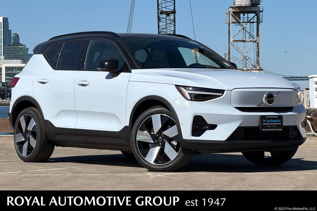 2026 Volvo EX40 Plus RWD