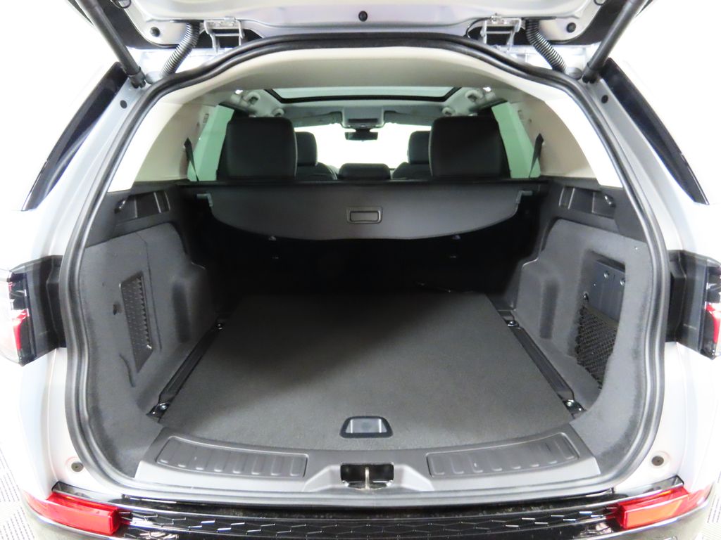 Thumbnail: 2024 Land Rover Discovery Sport - 29