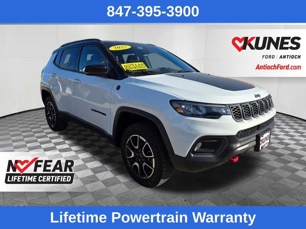 Bright White Clearcoat 2025 Jeep Compass SUV / Crossover Four-Wheel Drive 8-Speed Automatic