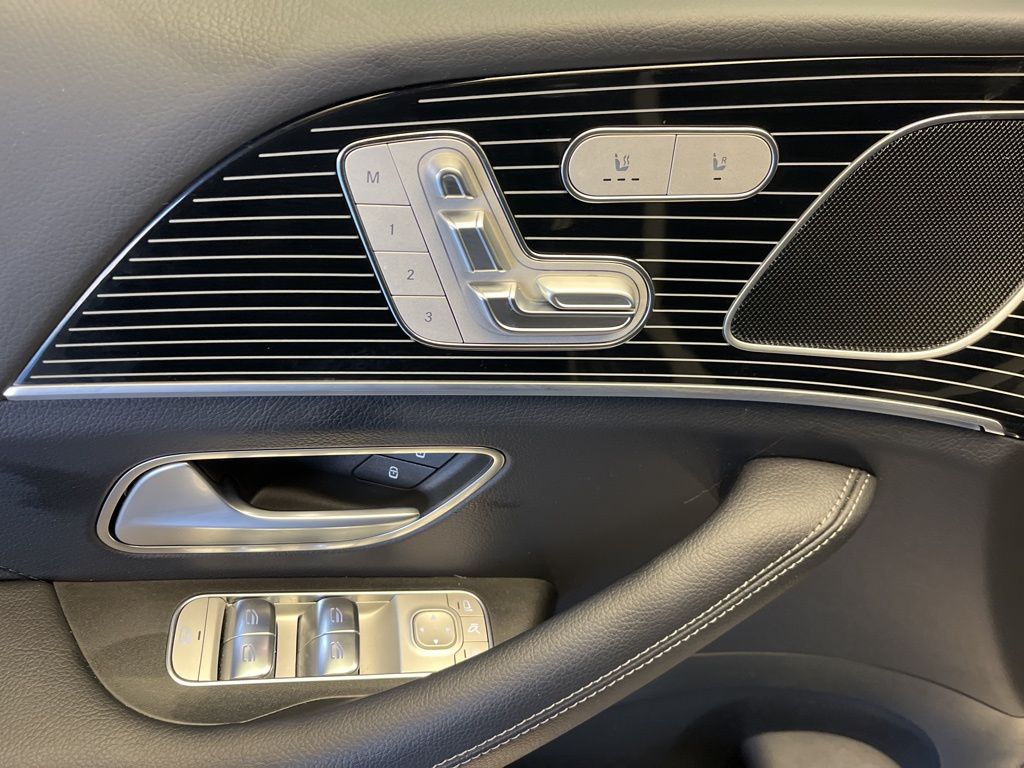 Thumbnail: 2025 Mercedes-Benz GLE - 12