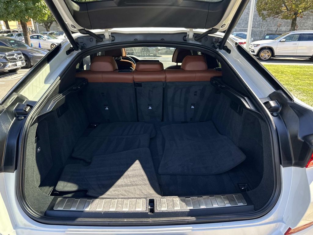 Thumbnail: 2023 BMW X6 - 28