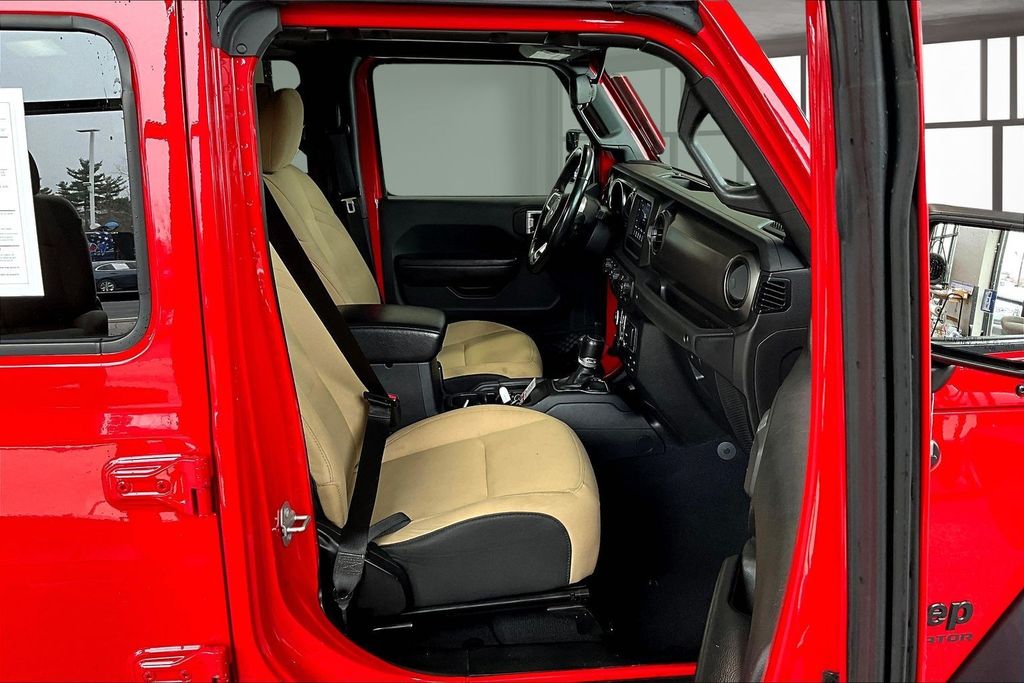 Used 2020 Red Jeep Sport image 8