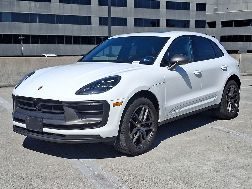Thumbnail: 2023 Porsche Macan - 1
