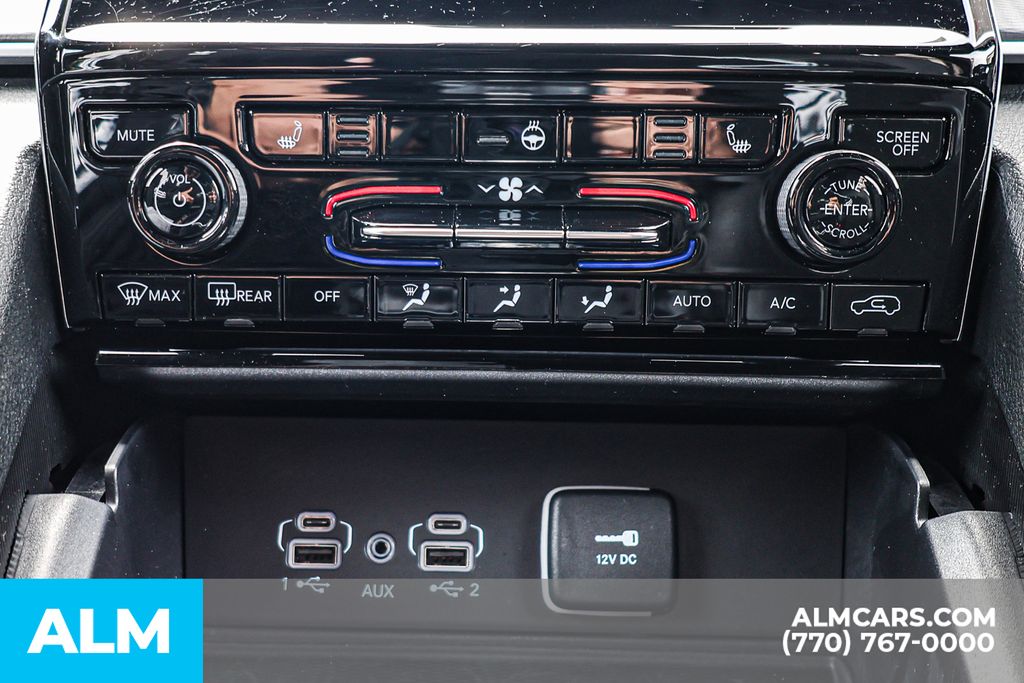 Used 2025 Black Jeep Altitude / MT Certified image 40