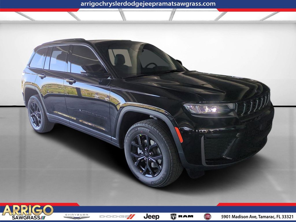 2026 Jeep Grand Cherokee Laredo