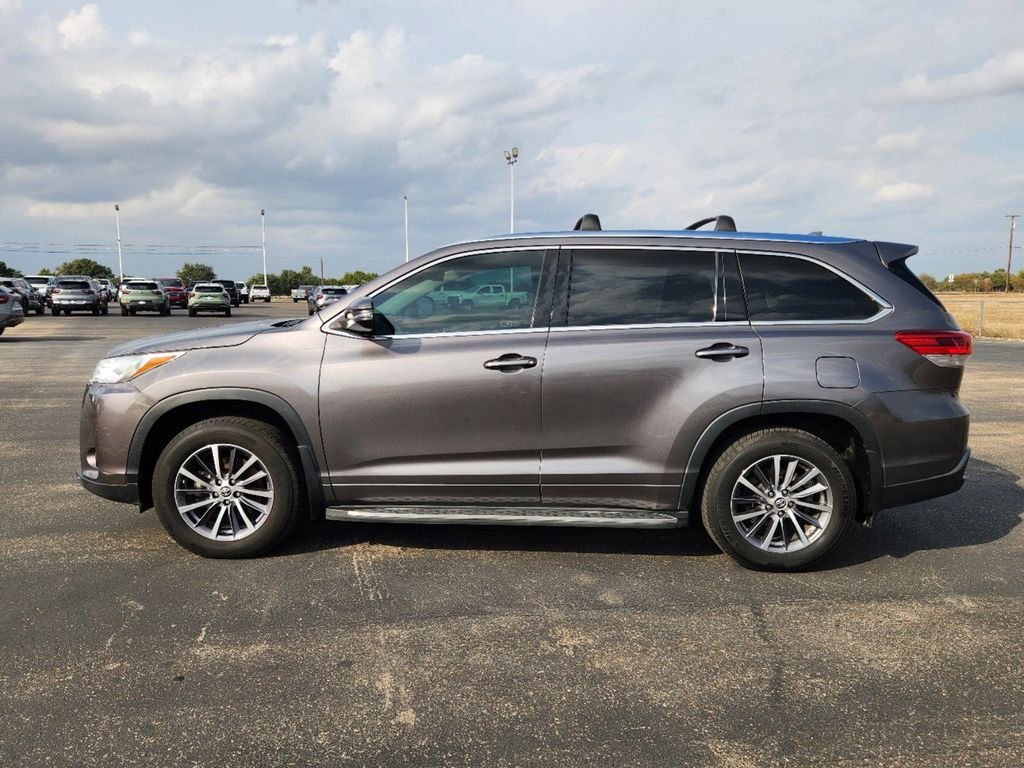 2017 Toyota Highlander XLE 4