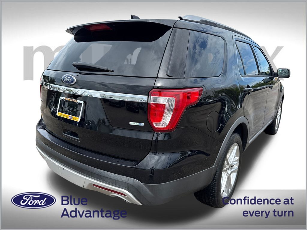 2016 Ford Explorer XLT photo 3