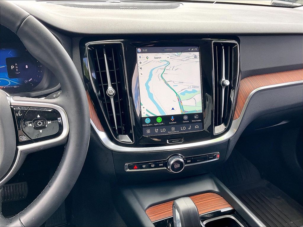 2025 Volvo V60 Cross Country — photo 17