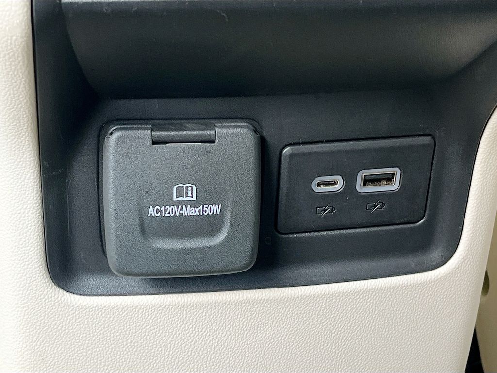 Used 2022 Red GMC Denali image 27