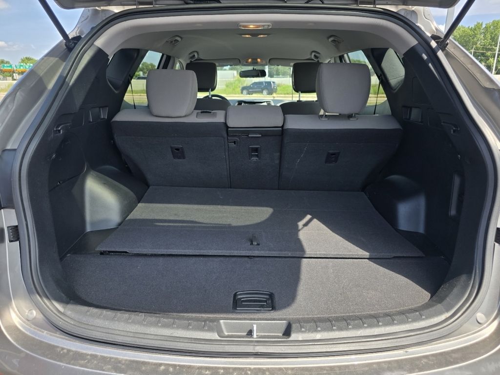 Used 2018 Gray Hyundai  image 17