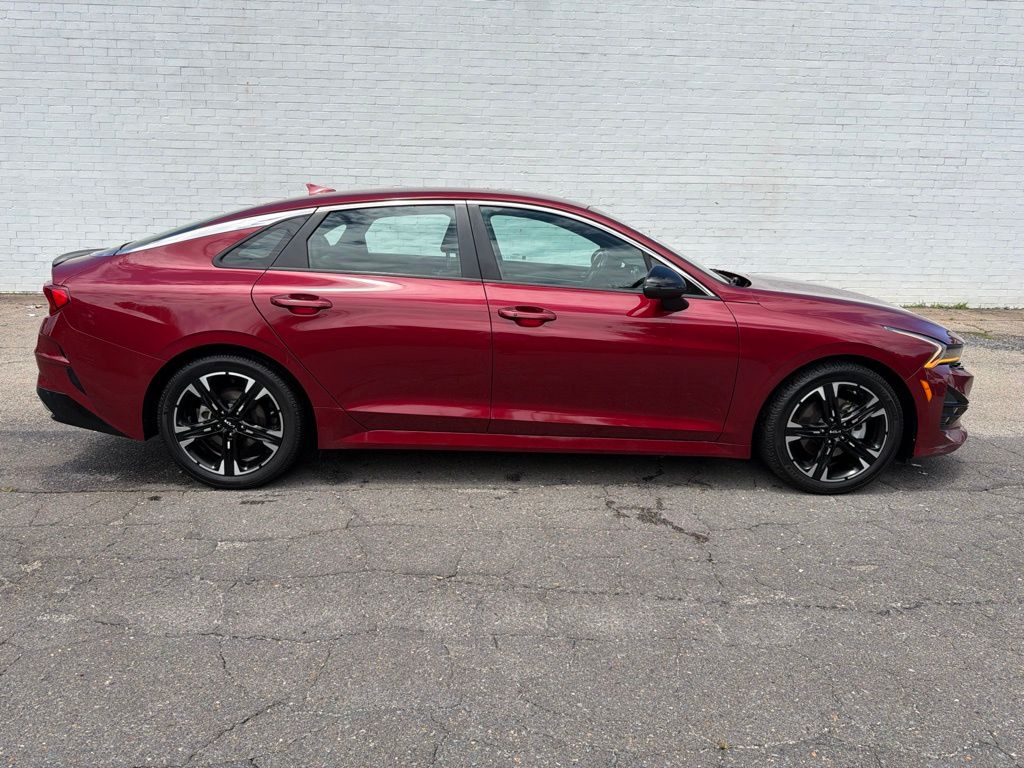 Passion Red 2022 Kia K5 Sedan Front-Wheel Drive 8-Speed Automatic